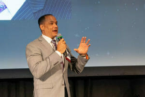 Minnesota Vikings legend Robert Smith shares his personal story of overcoming addiction at 2020 Avivo Night of Champions