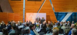 Photo of Jeanne Crain speaking at Avivo's Achieving Dreams Breakfast.